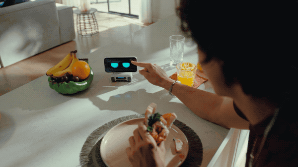 LOOI(ルーイ)ロボットを実際に触ってみたレビュー|ただのAIじゃない「一緒に暮らす存在」